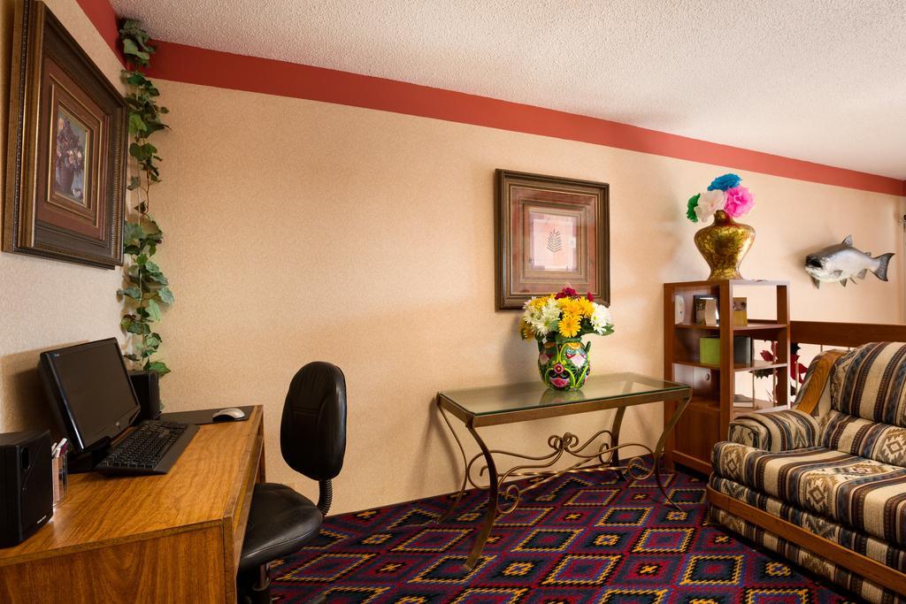 Super 8 By Wyndham Las Vegas Dış mekan fotoğraf